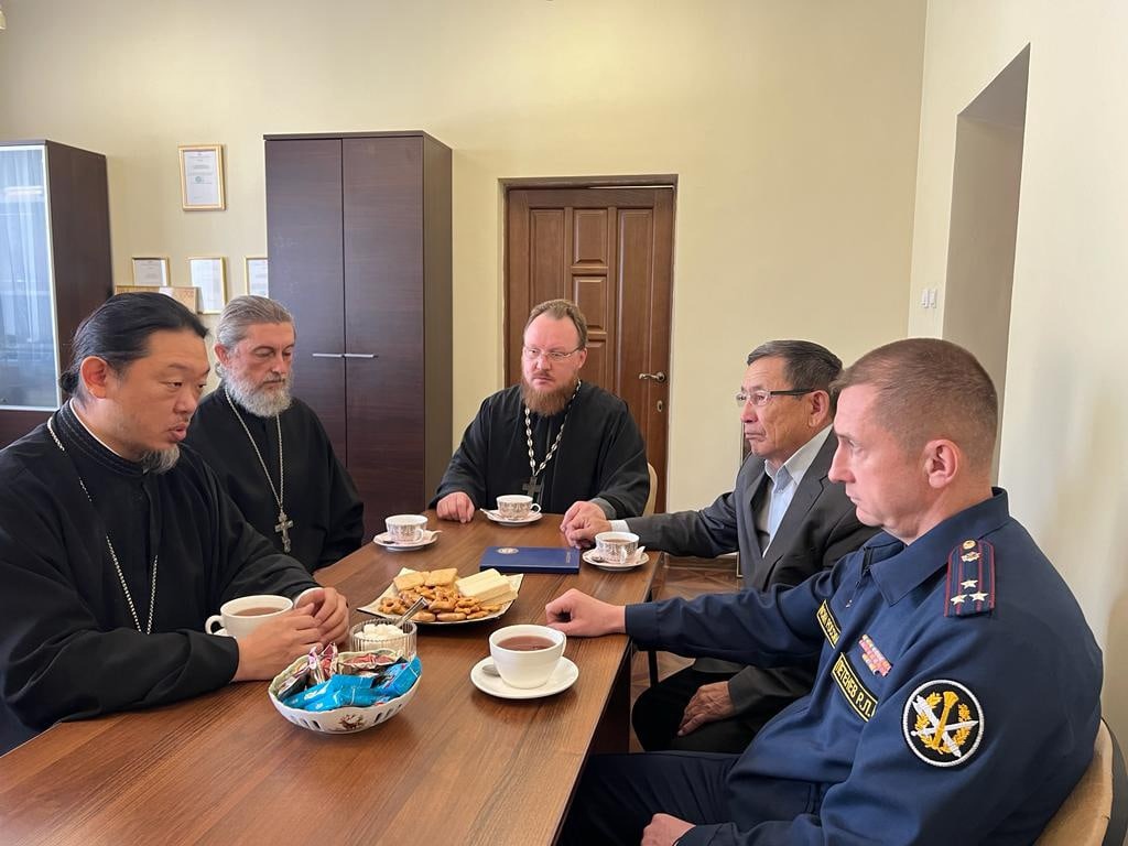 Глава Кызыльской епархии встретился с новым руководителем регионального УФСИН